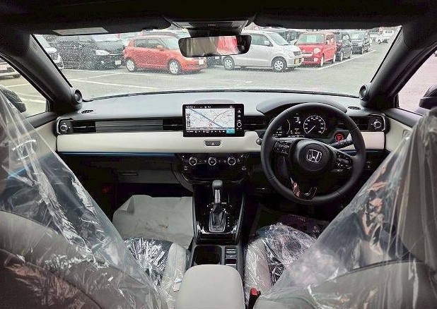 
								Honda Vezel 2025 eHEV full									