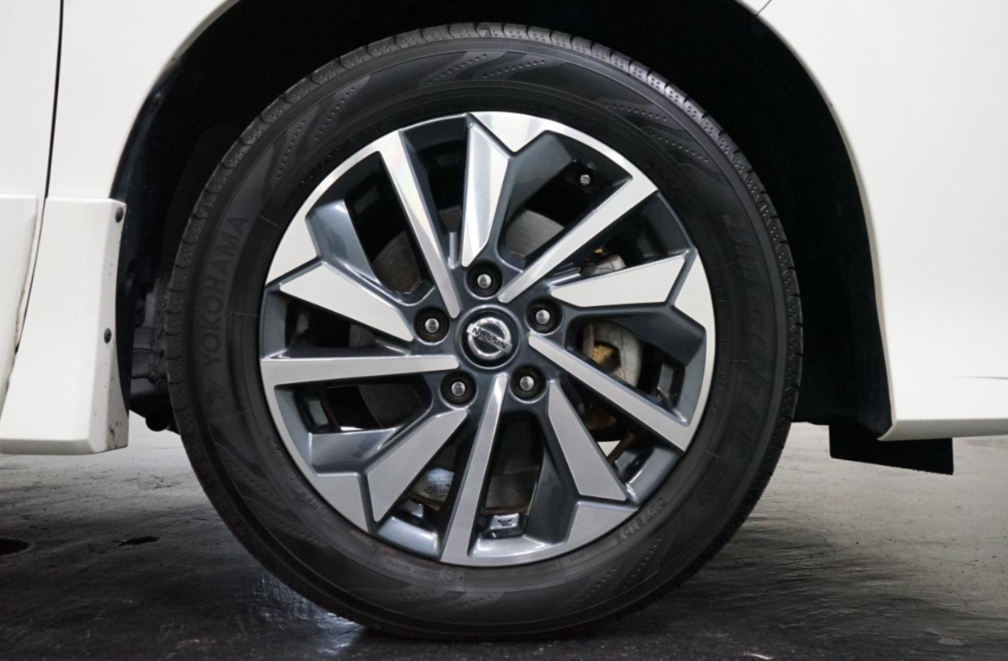 
								Nissan Serena 2021 full									