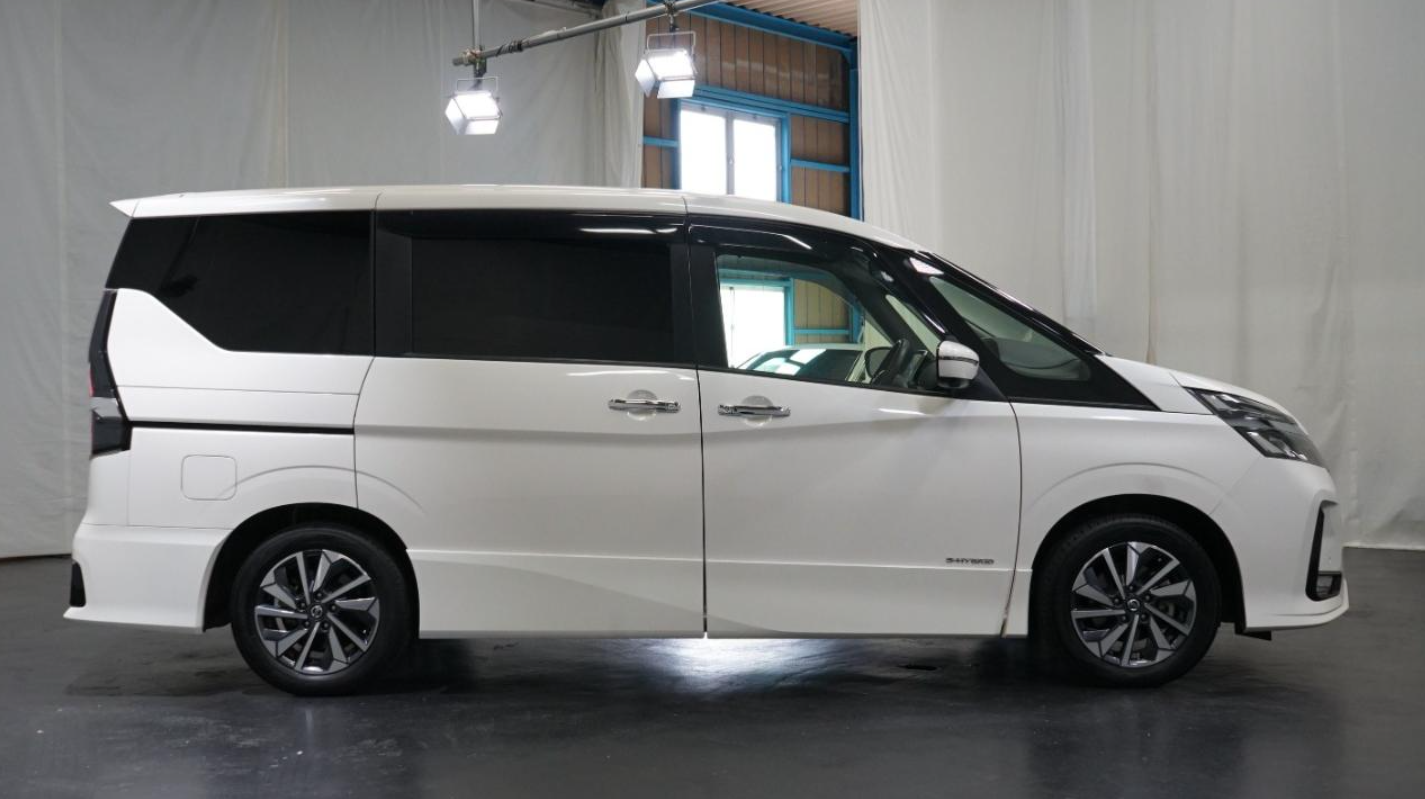 
								Nissan Serena 2021 full									
