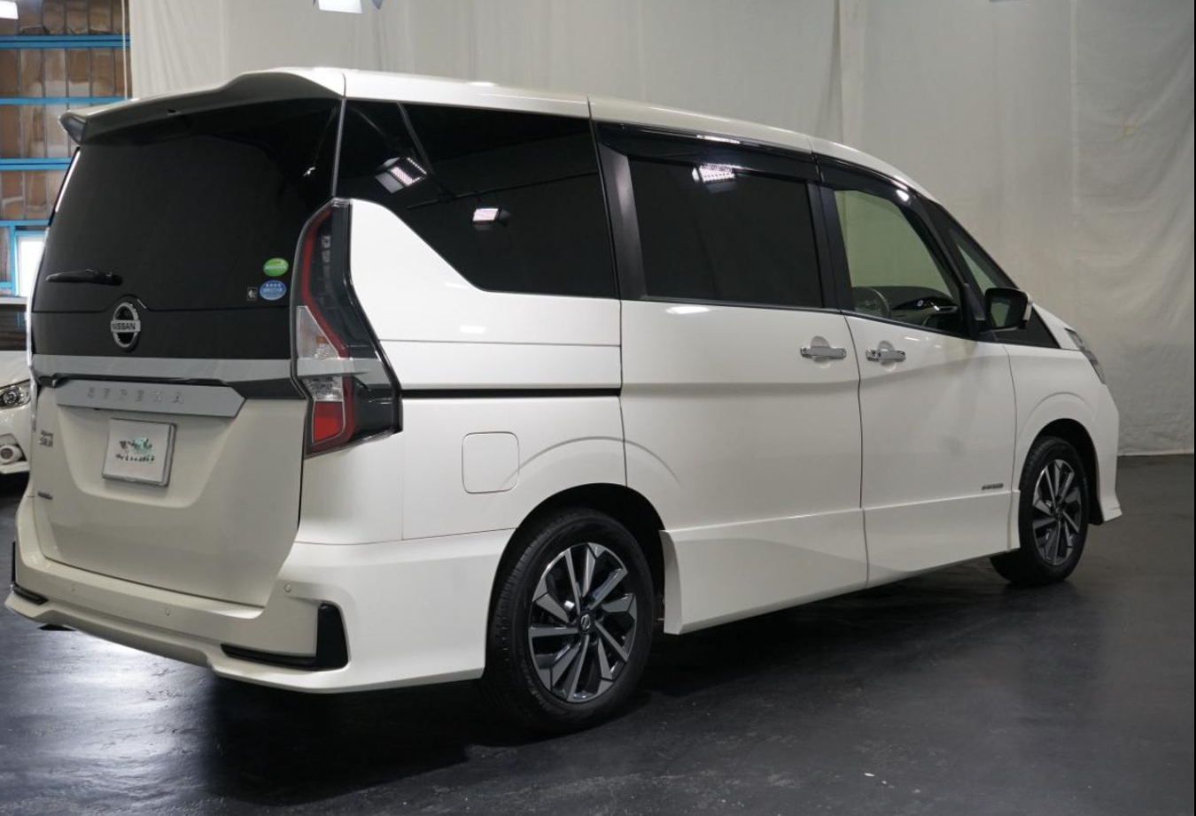 
								Nissan Serena 2021 full									